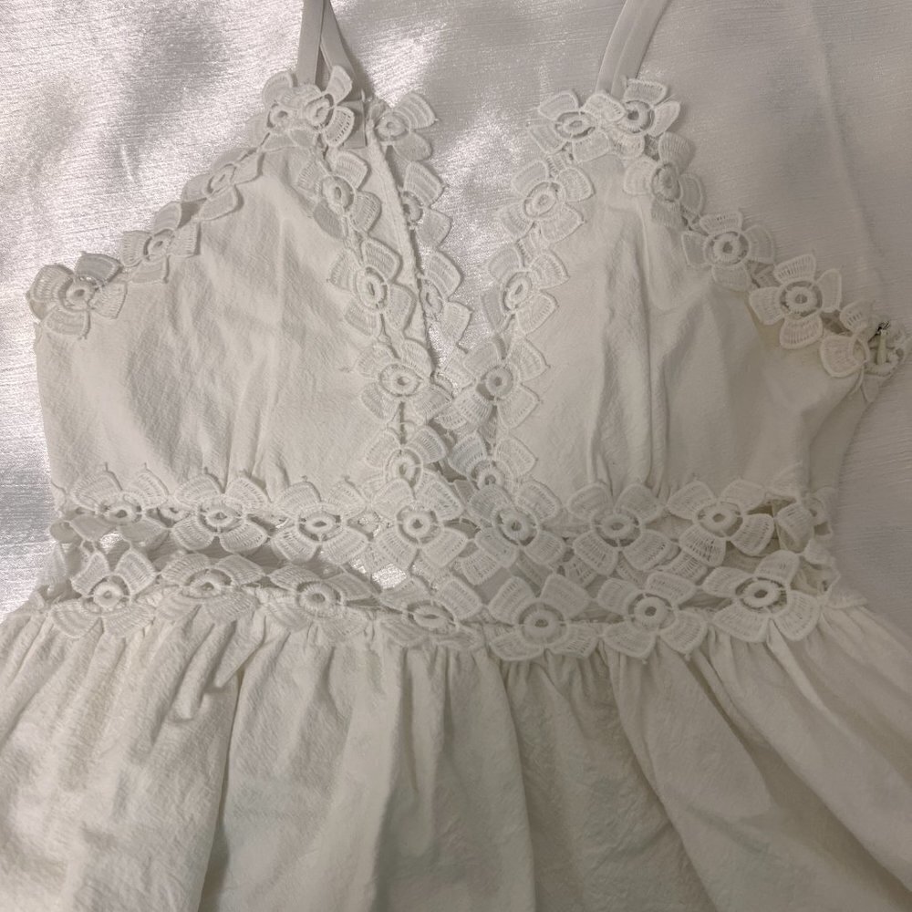 RAGA White Embroidered Floral V-Neck Mini Dress Women's M - Picture 7 of 8
